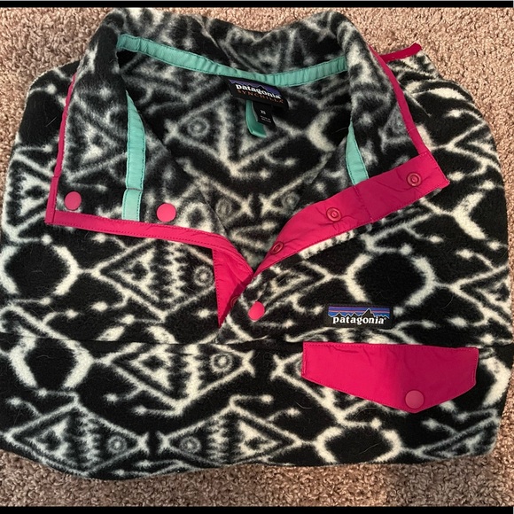 Patagonia: Women's Lightweight Synchilla Snap-T Fleece Pullover - Picture 2 of 3